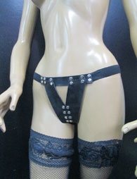 BDSM Γυναικείο στρινγκ από δέρμα και με τρουκς
