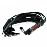 Δερμάτινο Απαλό Μαύρο-Κόκκινο Μαστίγιο Naughty Toys 45 εκ